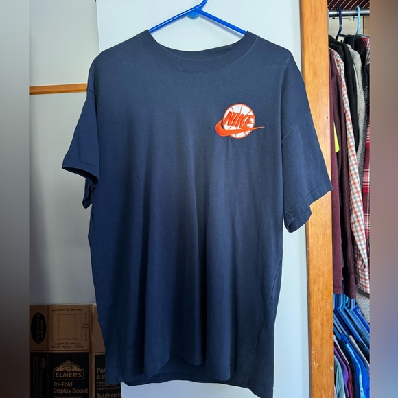 Men’s Nike T-Shirt - Picture 2 of 3